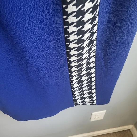 Emery Rose royal blue sheath dress - Picture 4 of 5